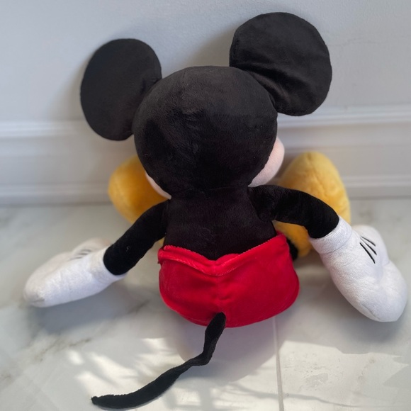 Mickey Mouse - Picture 2 of 7